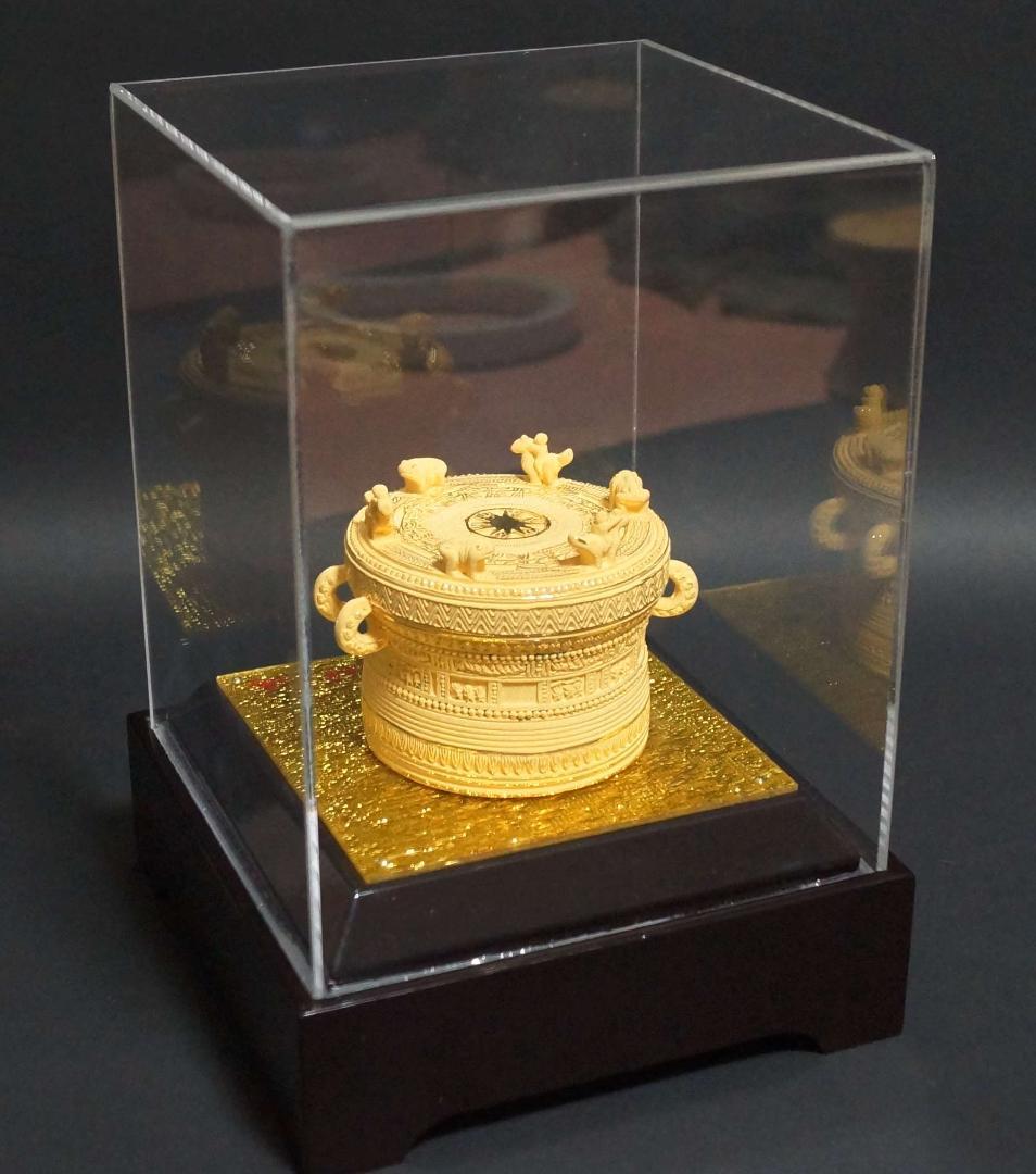 金メッキ古代青銅鼓造形置物 可愛らしいカエルの像 ケース付き 香港発行測定書付