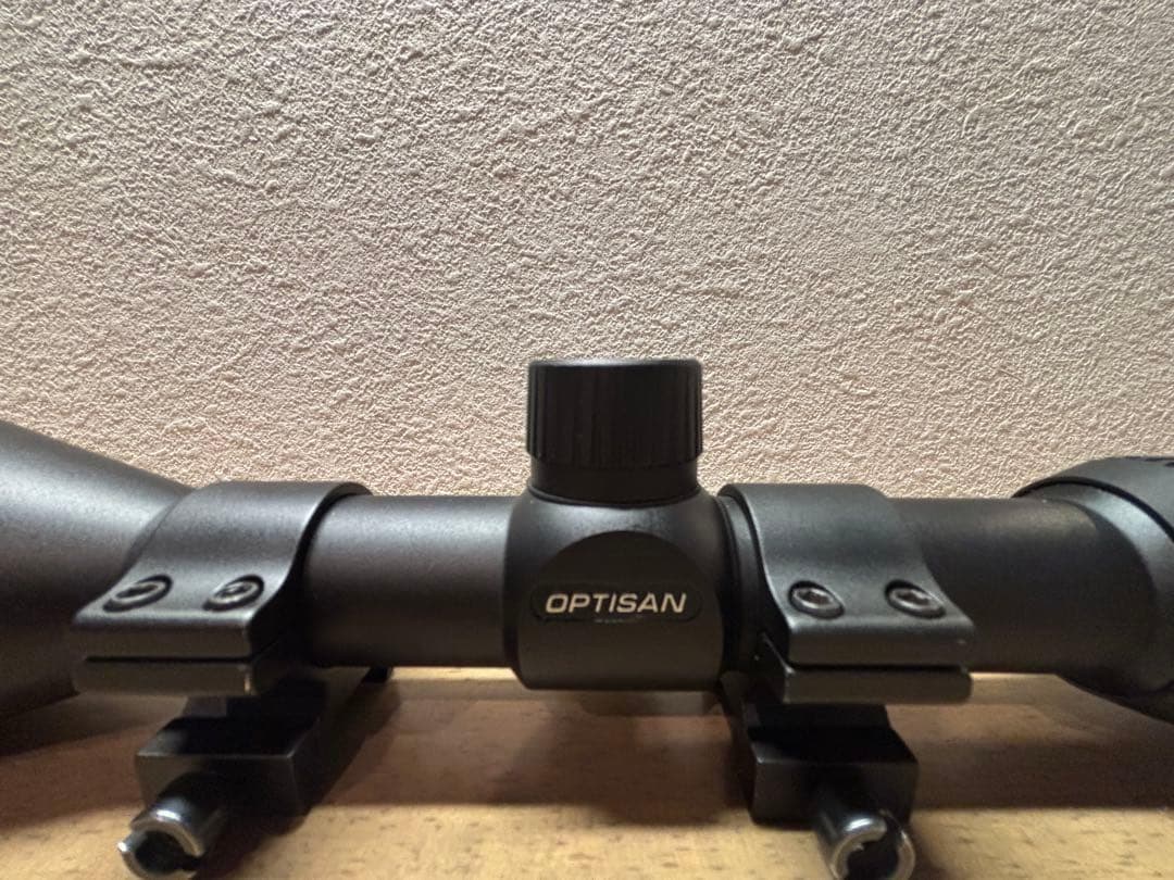 OPTISAN HX 4-12x40 スコープ、バトラーキャップ付き