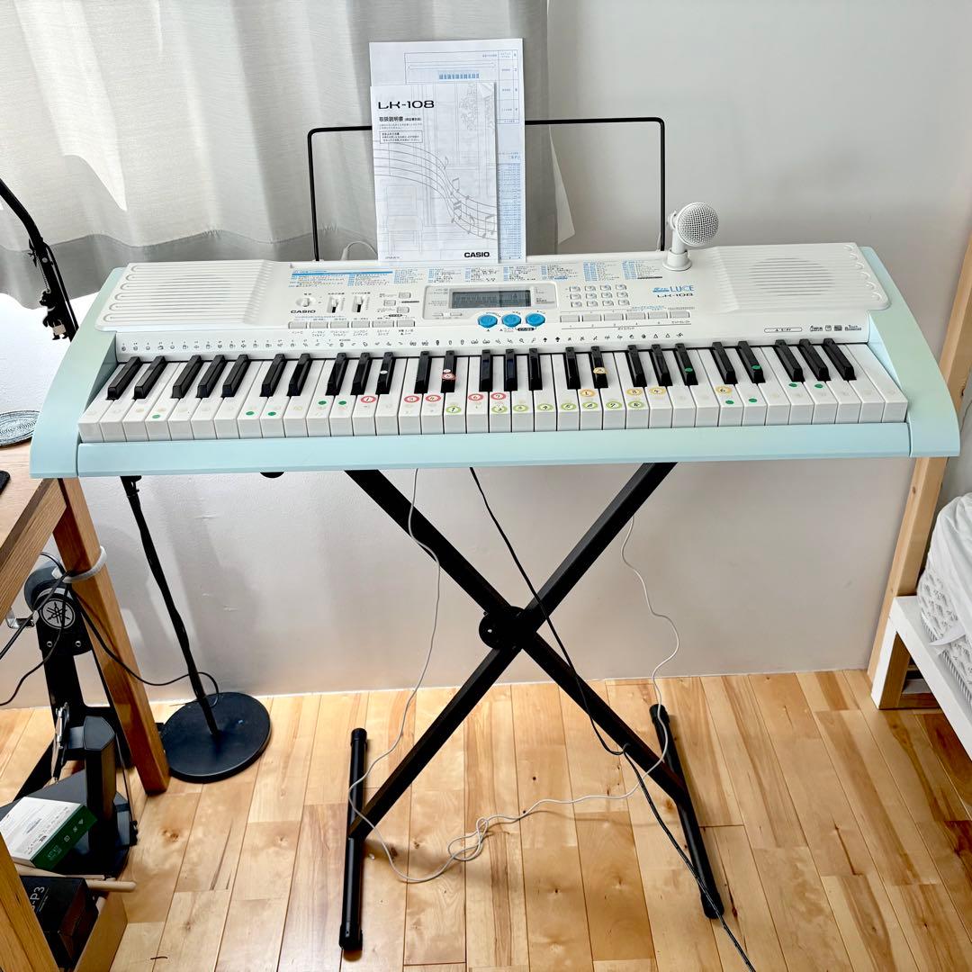 CASIO カシオ　光ナビゲーションキーボード　LK-108 かわいい電子ピアノ