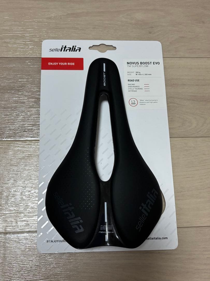 Selle Italia Novus Boost EVO サドル