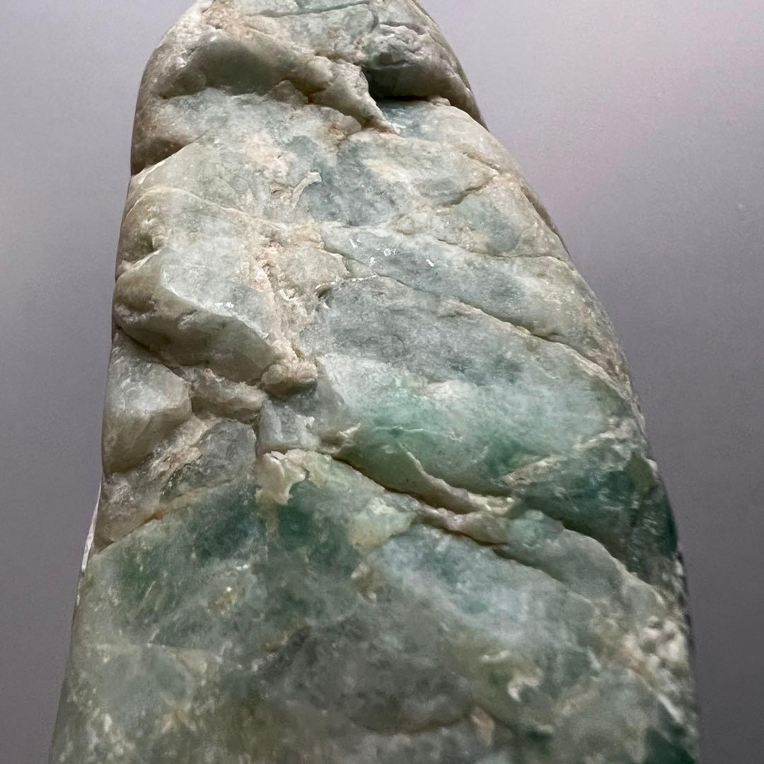 【最終】翡翠原石　糸魚川産643g 鉱物標本