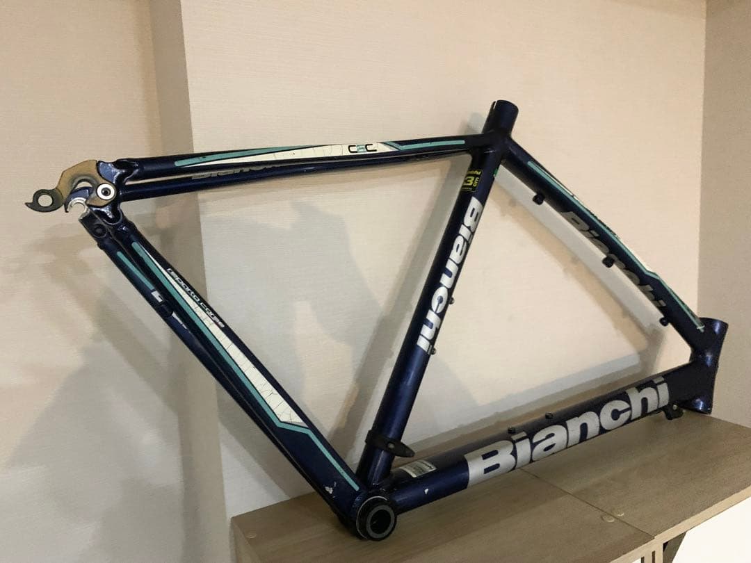 ◆ビアンキBianchi 渋い紺色×白×チェレステのアルミフレーム◆ロードバイク