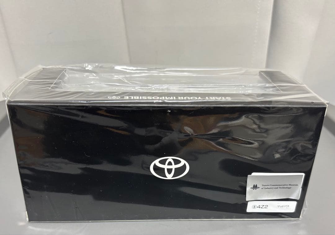 1／30ミニカー。トヨタ非売品。カローラクロス。