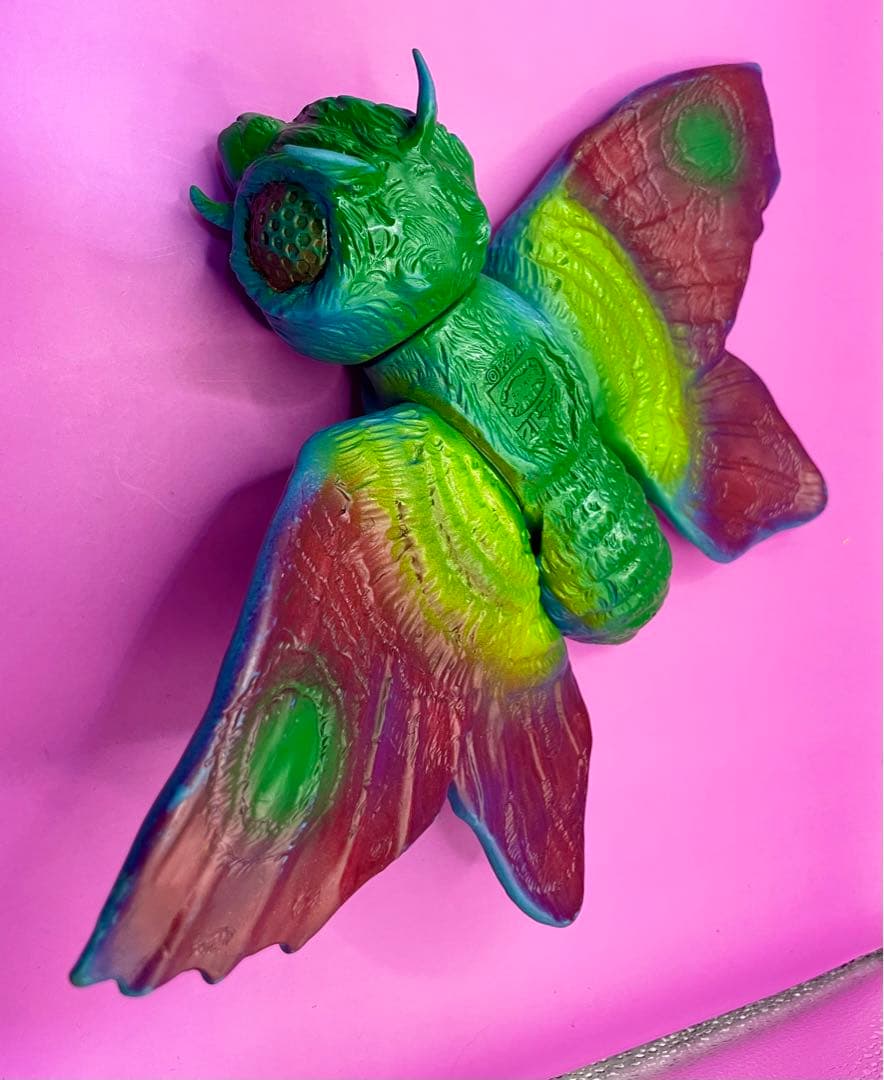 ブルマァク モスラ ソフビ人形 美品ですがディスプレイ用に穴が開けられています。