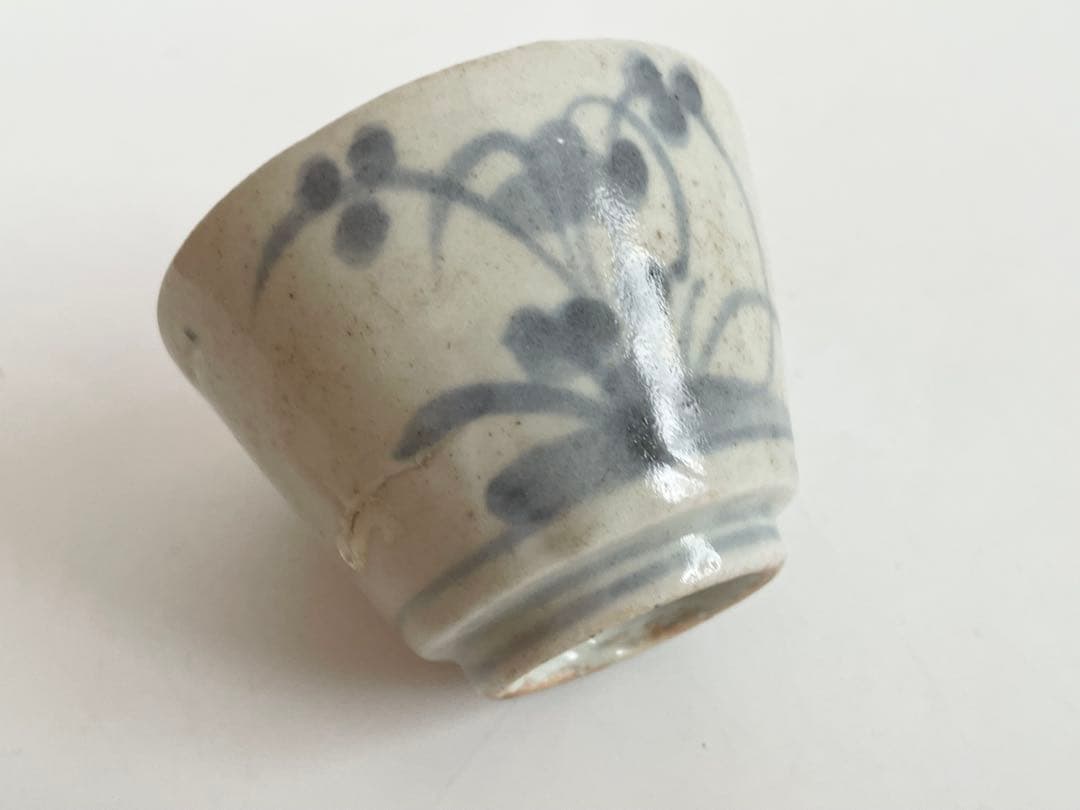 骨董　アンティーク　古伊万里　染付　草花文様　蕎麦猪口　高台付　直しあり