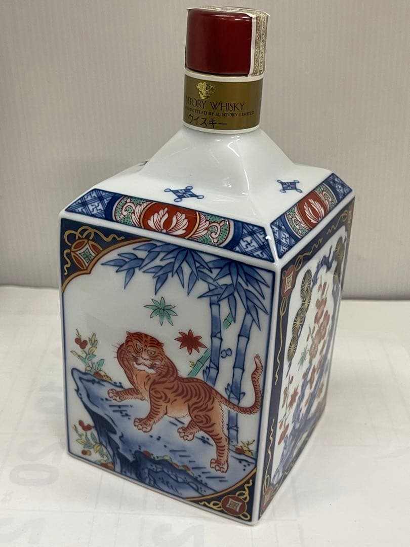 未開栓 サントリー 20年 ウイスキー 有田焼 染錦松竹梅寅文角型瓶