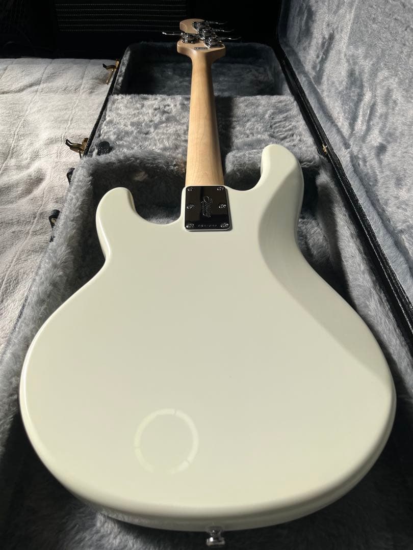 『稀少美品』Sterling by MUSIC MAN STINGRAY SS4