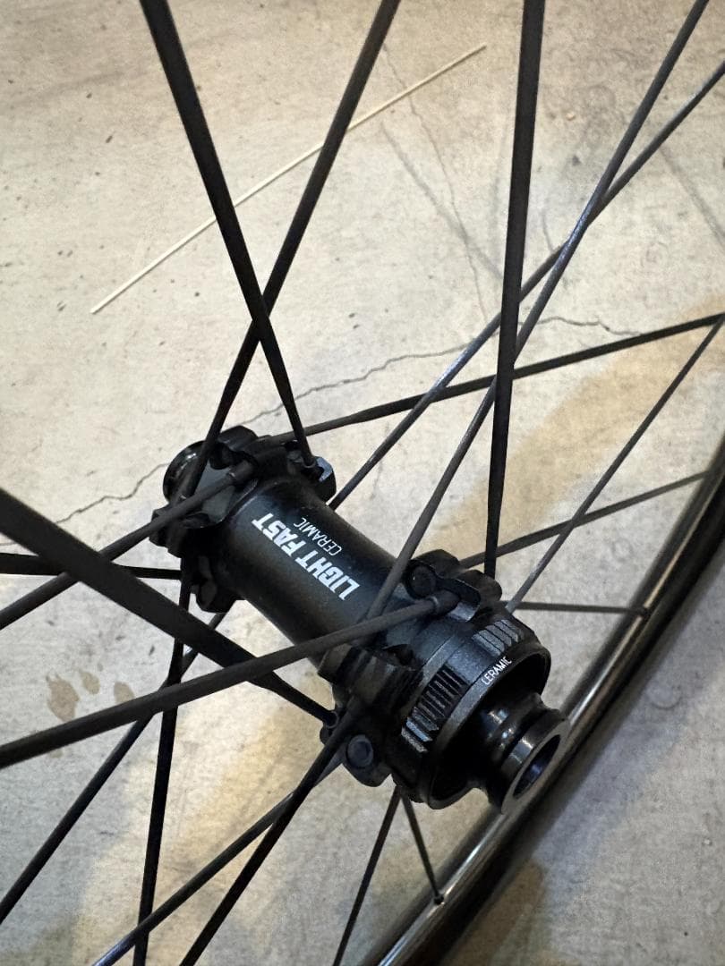 LightFast ウルトラライトカーボンホイールDB／シマノ仕様　美品