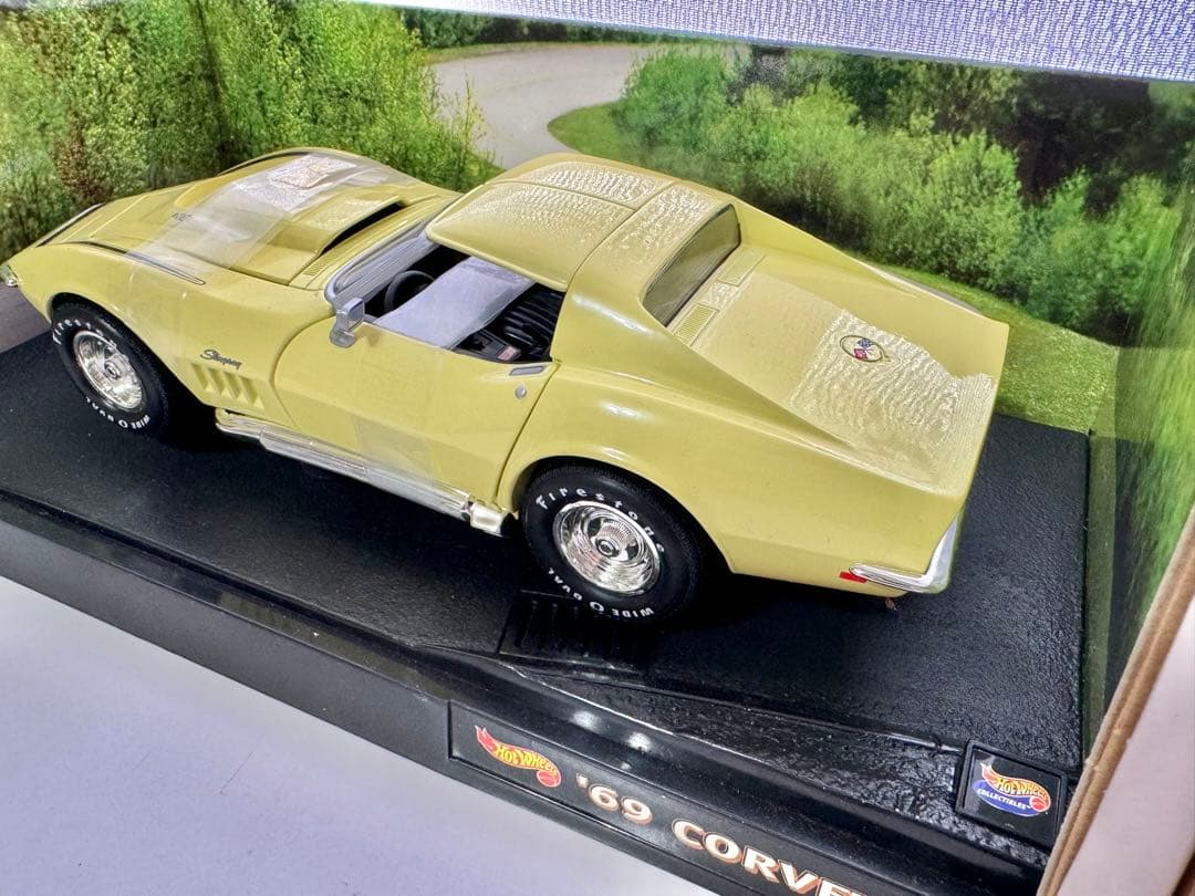 ホットウィール　シボレー・コルベット　ZL-1　1969  イエロー 1/18