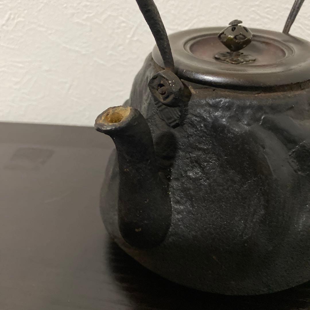 龍文堂造 葛谷高彫富士形 羽付鉄瓶 小振 煎茶道具