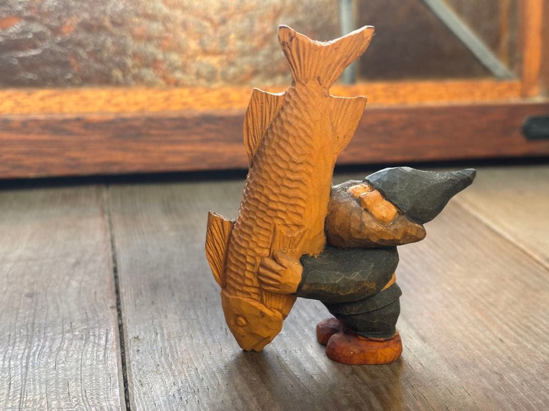 藤岡孝一 木彫 ポルックス 小人 魚を抱える小人 a 北海道作家　彫刻