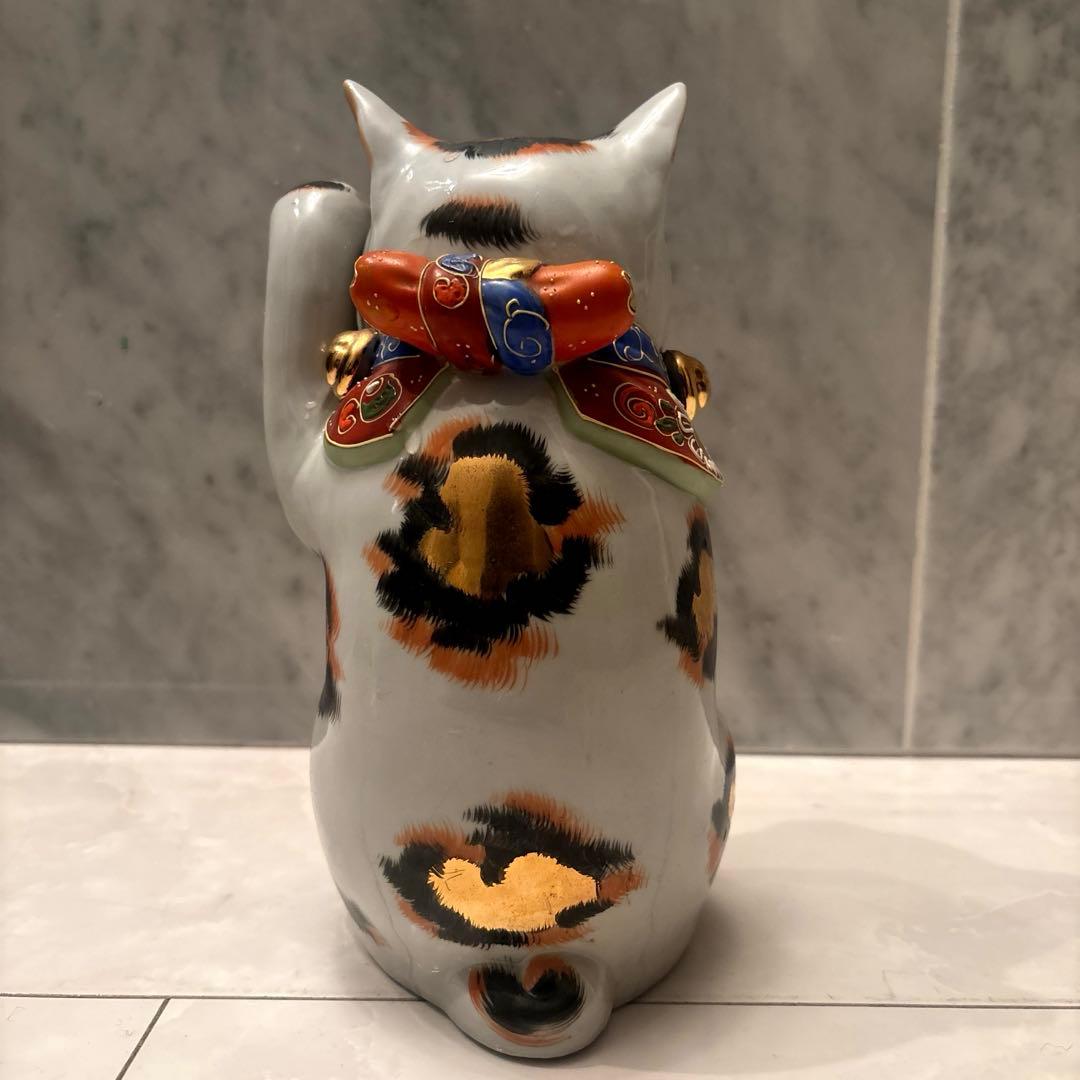 アンティーク九谷焼妖艶な瞳や九谷焼独特の金彩や色彩が美しい存在感抜群招き猫