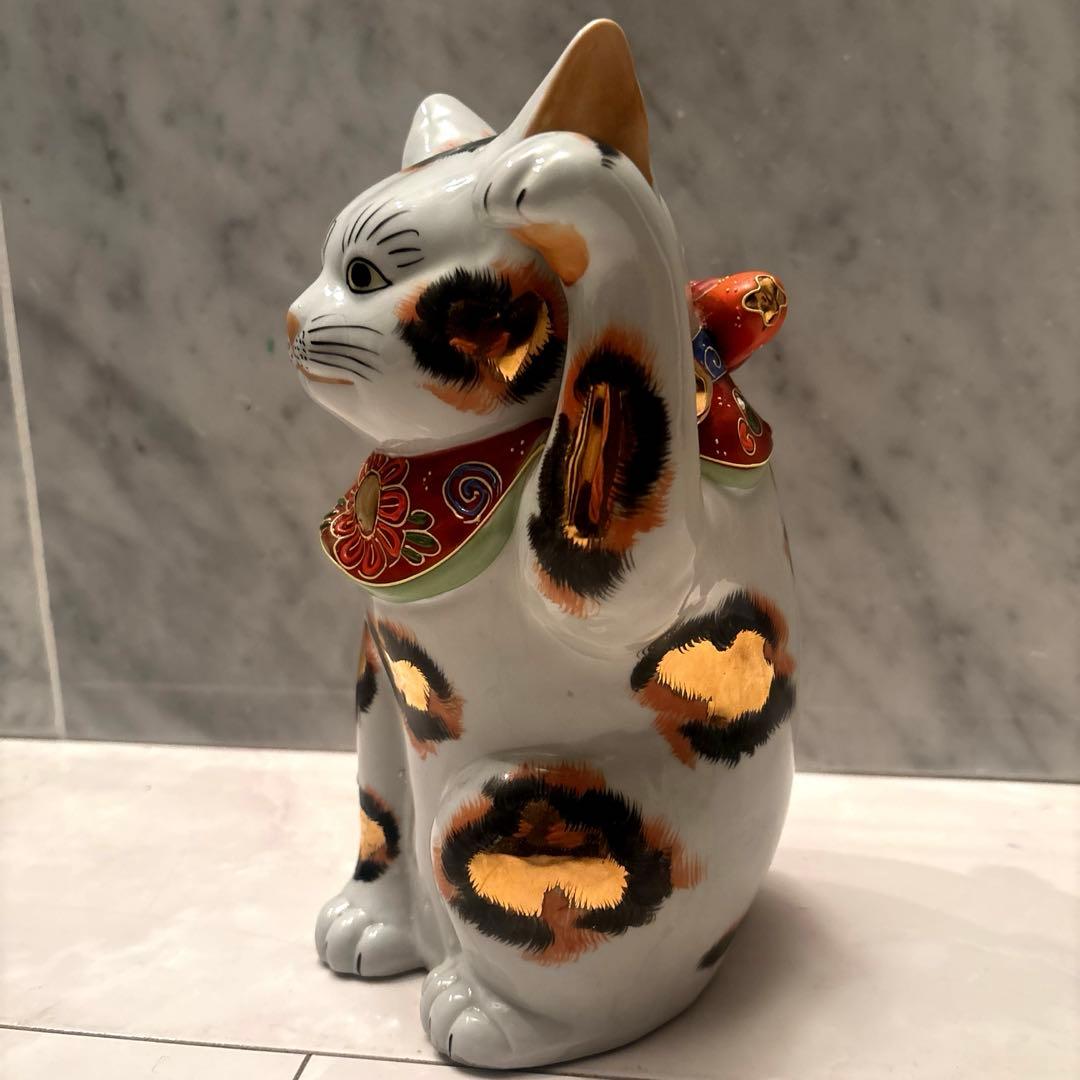 アンティーク九谷焼妖艶な瞳や九谷焼独特の金彩や色彩が美しい存在感抜群招き猫