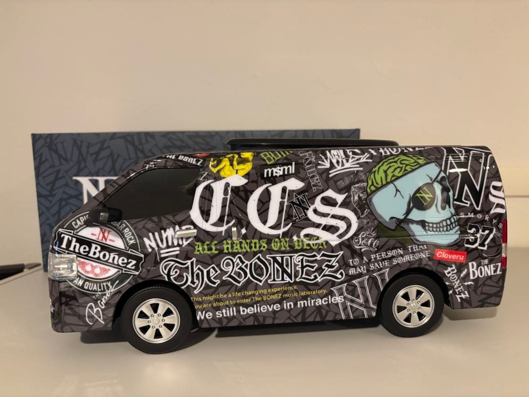 THE BONEZ フィギュア　ティッシュケース　車