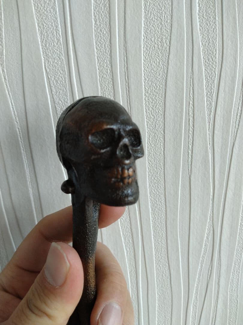 スカル 骨 デザイン　くるみ割り　 金属製