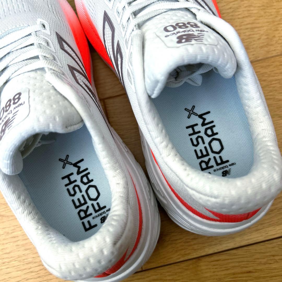 ニューバランス　ランニングシューズ　レディース W880 24cm