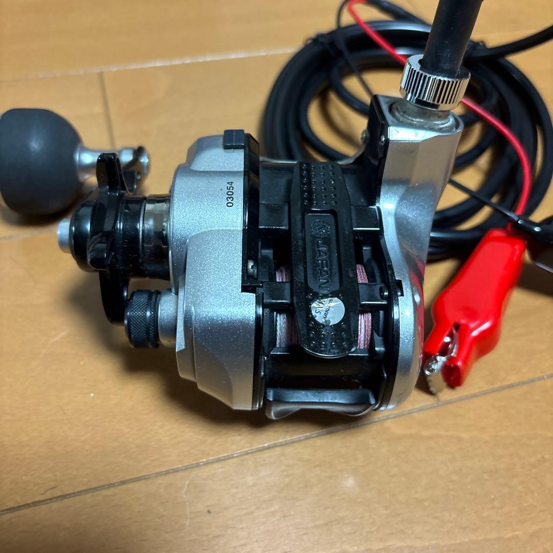 SHIMANO 電動リール シルバー