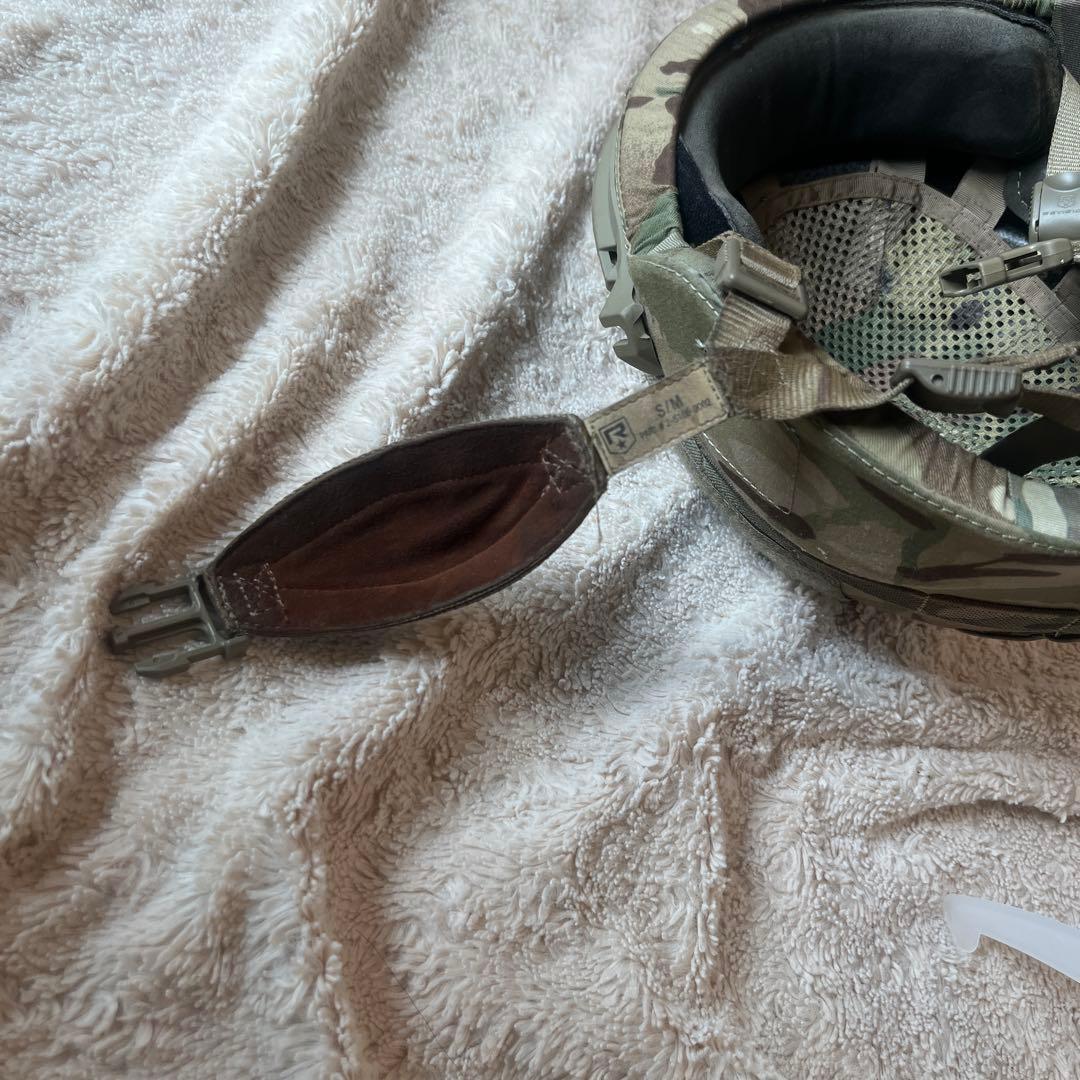 ＜希少＞イギリス軍放出品Virtus ヘルメット＆MTPカバー　サイズS