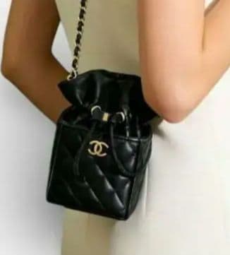 CHANEL キルティングショルダーバッグ