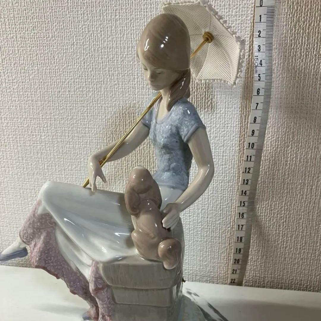 【1/23限定価格】LLADRO リヤドロ 7612 日傘の女性と犬 ベンチ