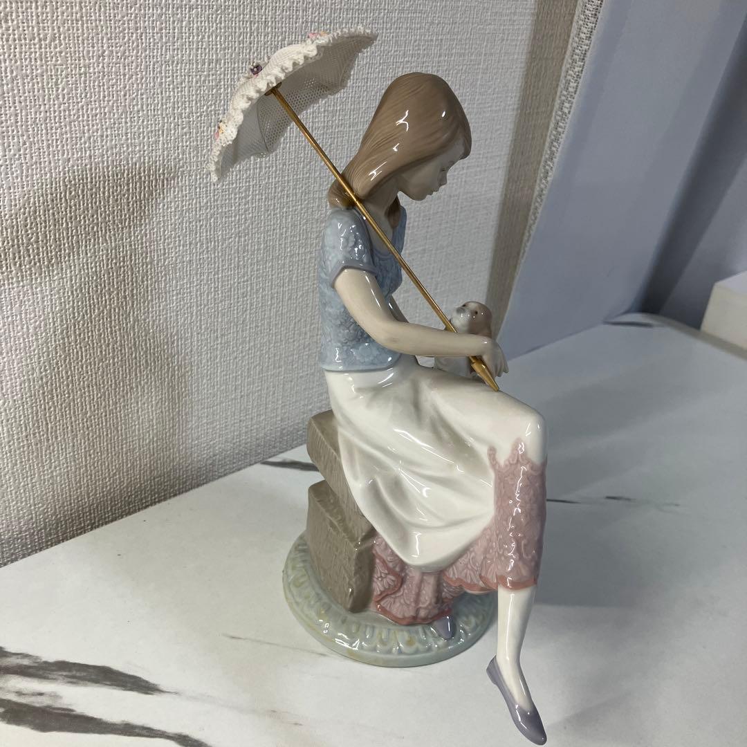【1/23限定価格】LLADRO リヤドロ 7612 日傘の女性と犬 ベンチ