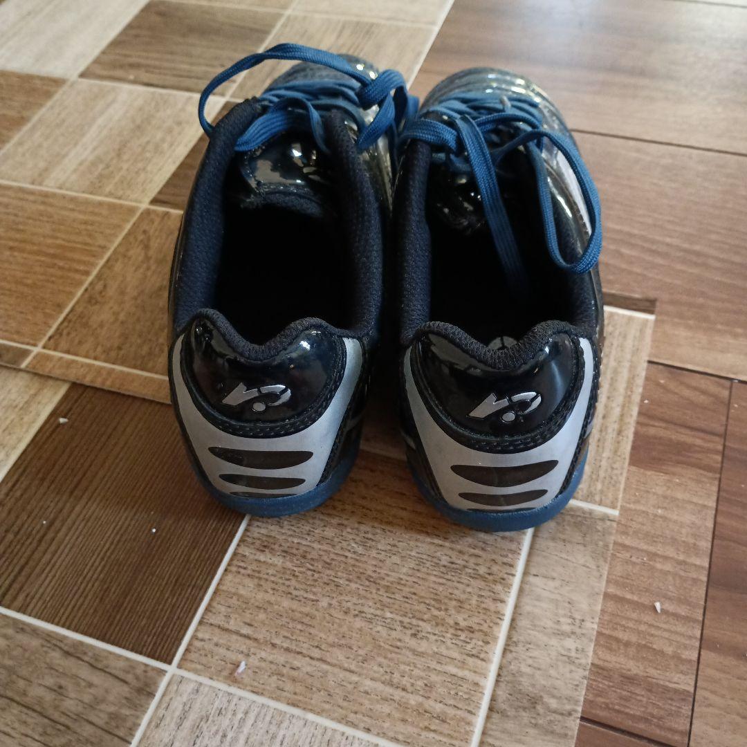 値下げ交渉可能サッカーシューズ ネイビー/シルバー