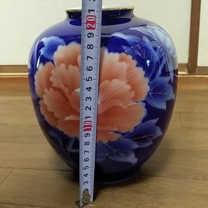 有田焼　深川製磁　染錦牡丹紋　花瓶　壷