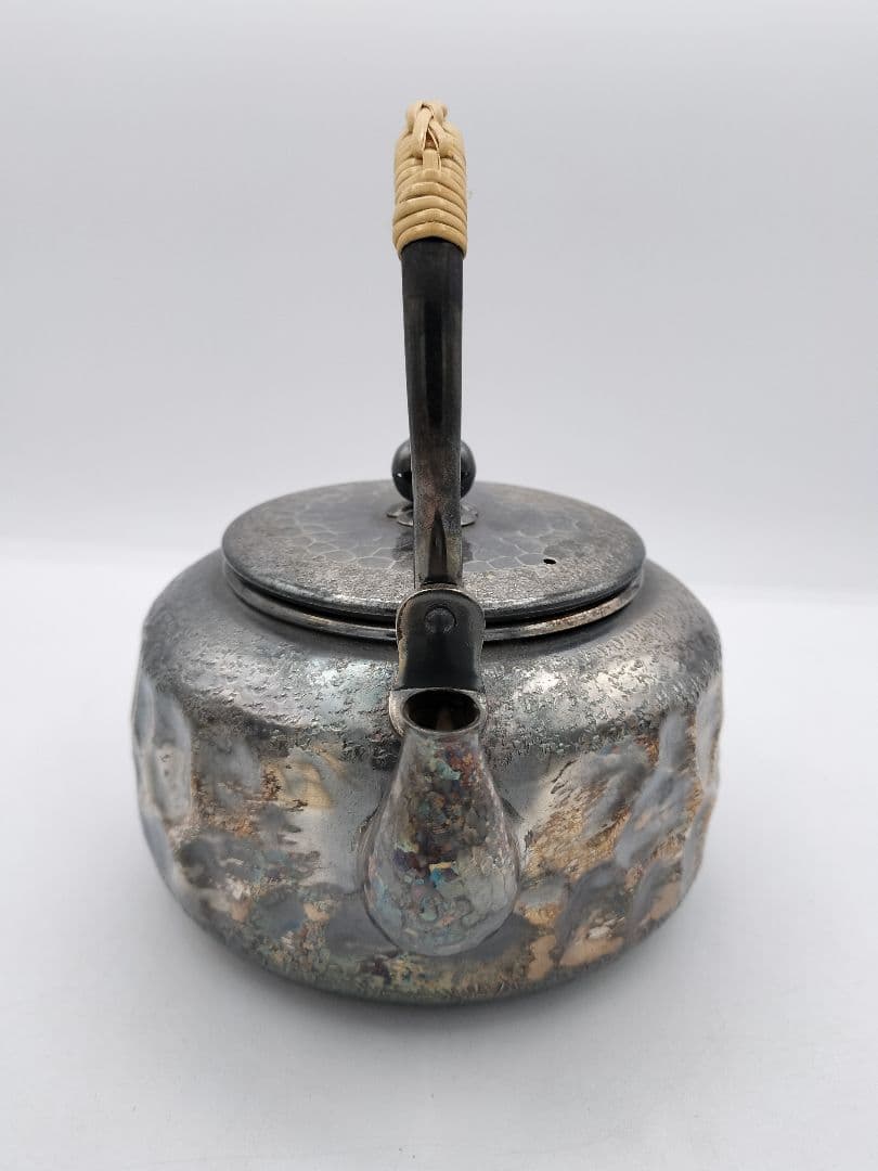 c396 銀瓶 湯沸 鬼岩目 銀燻し仕上 秀峰堂 紙箱 茶道具 古物