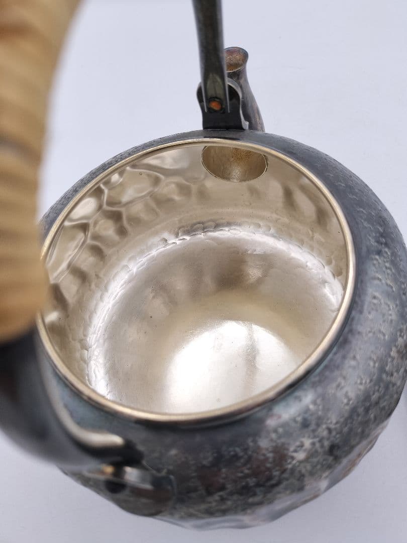 c396 銀瓶 湯沸 鬼岩目 銀燻し仕上 秀峰堂 紙箱 茶道具 古物