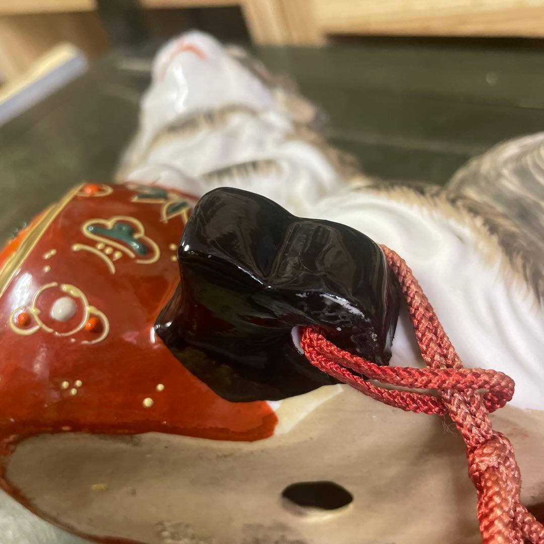 九谷焼犬と小槌　陶器製犬の置物 赤い飾り玉付き　石川県伝統工芸　日本美術　骨董