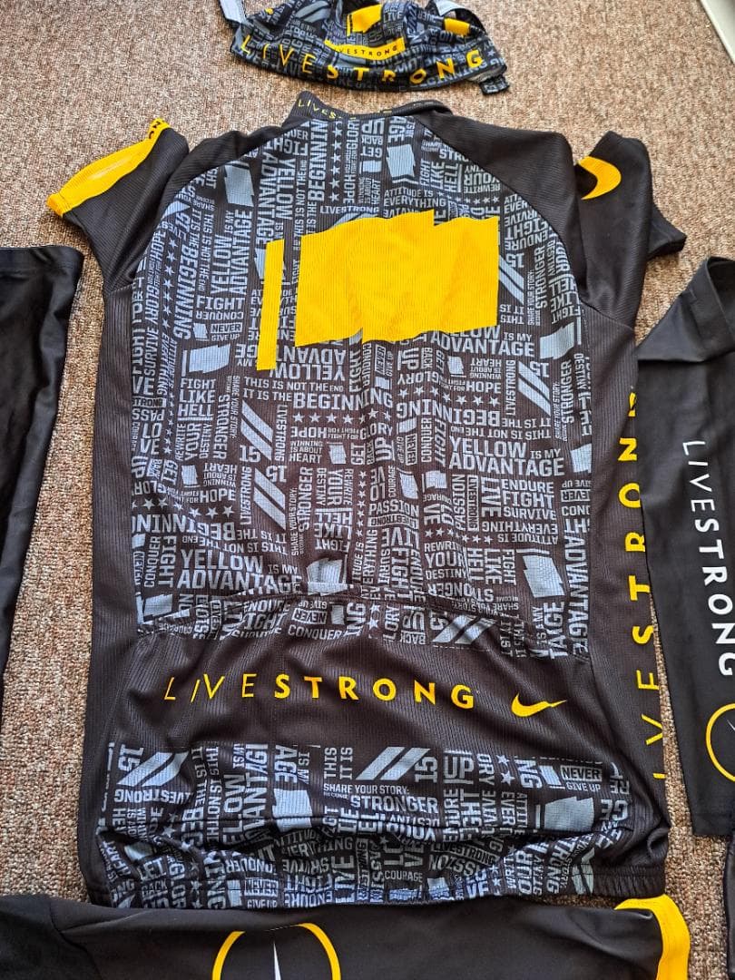 レアLIVESTRONG ランス·アームストロングサイクルジャージ上下セット！！
