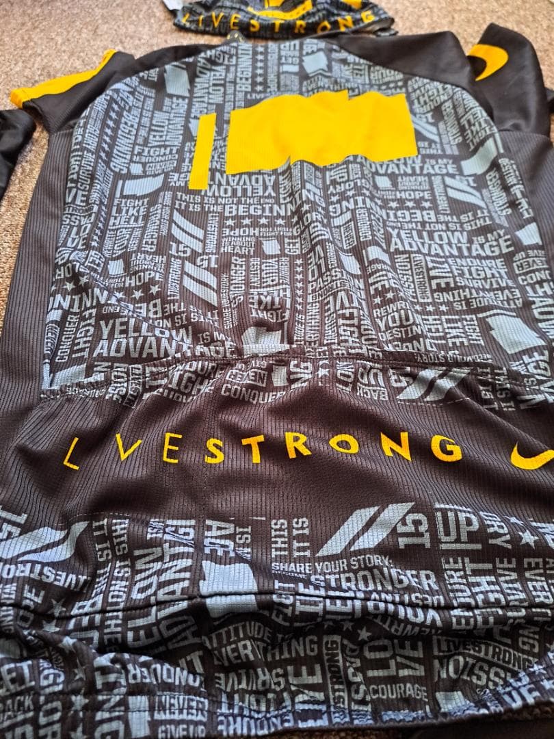 レアLIVESTRONG ランス·アームストロングサイクルジャージ上下セット！！