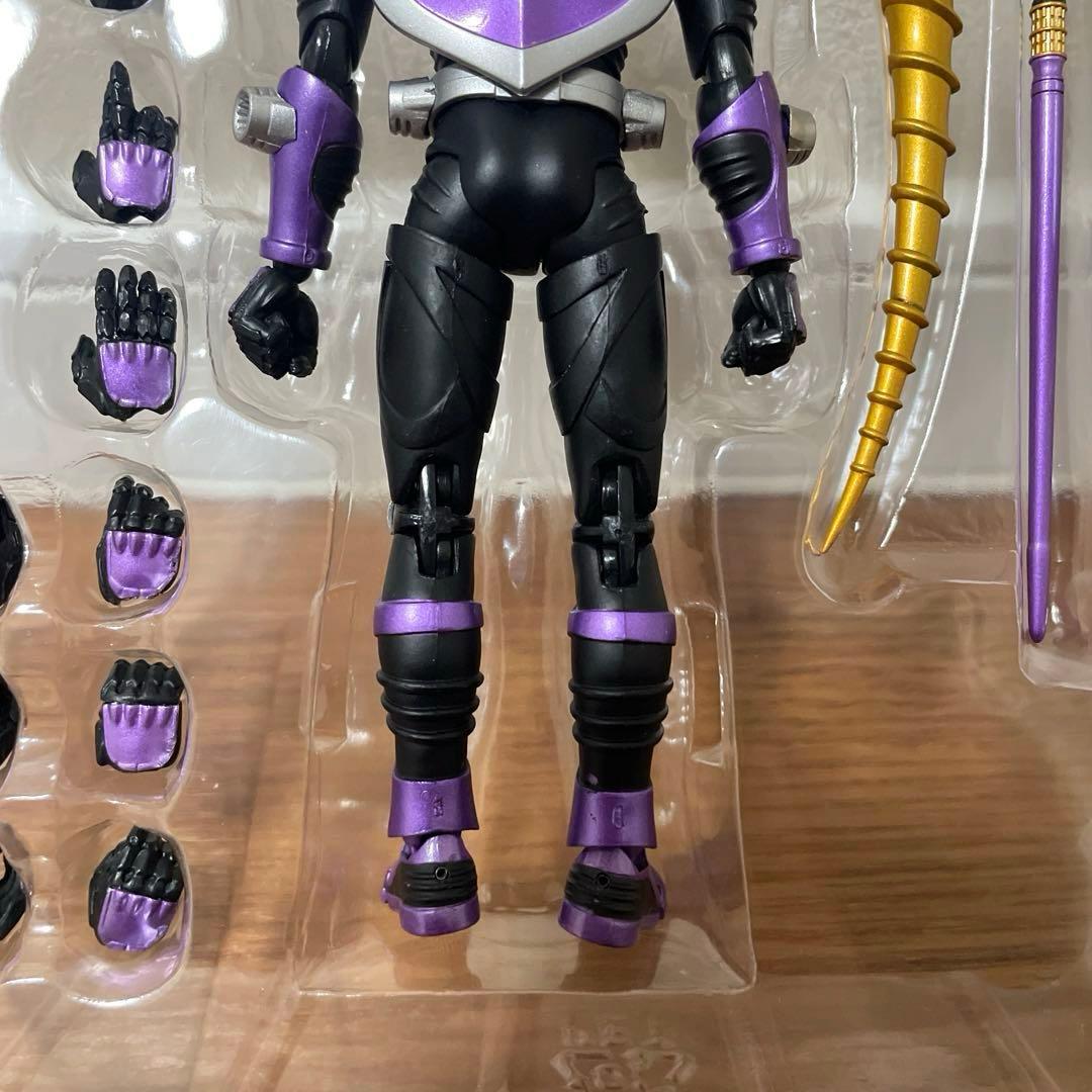 未使用品　S.H.Figuarts 仮面ライダー王蛇　フィギュア　龍騎