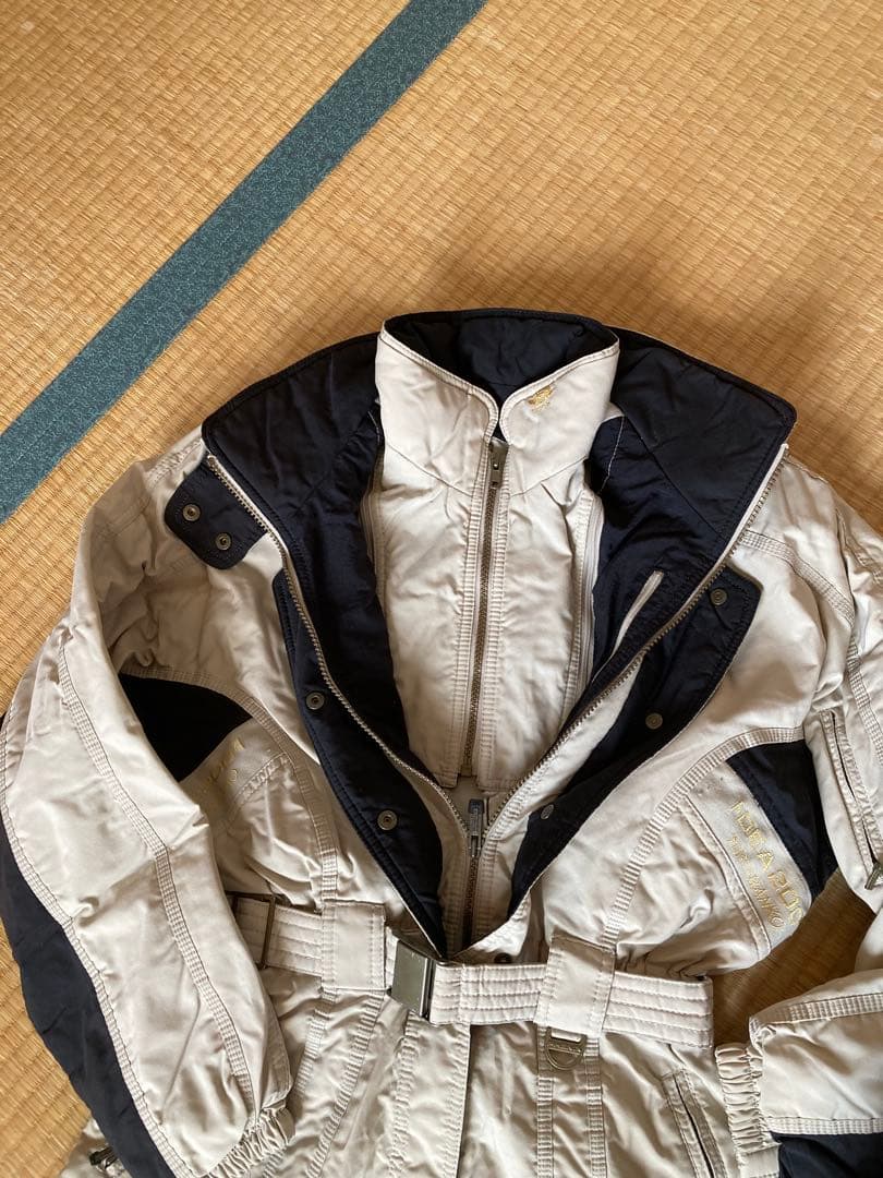 女性用スキーウェア ベージュと黒　phenix