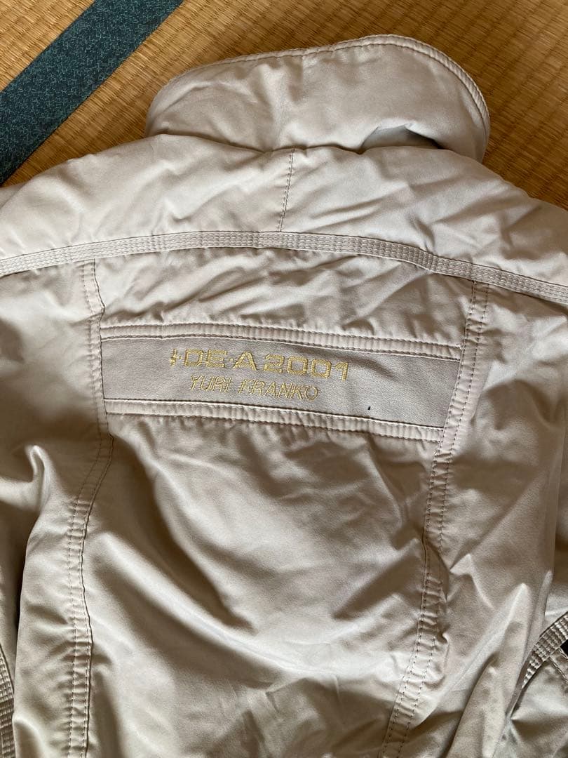 女性用スキーウェア ベージュと黒　phenix