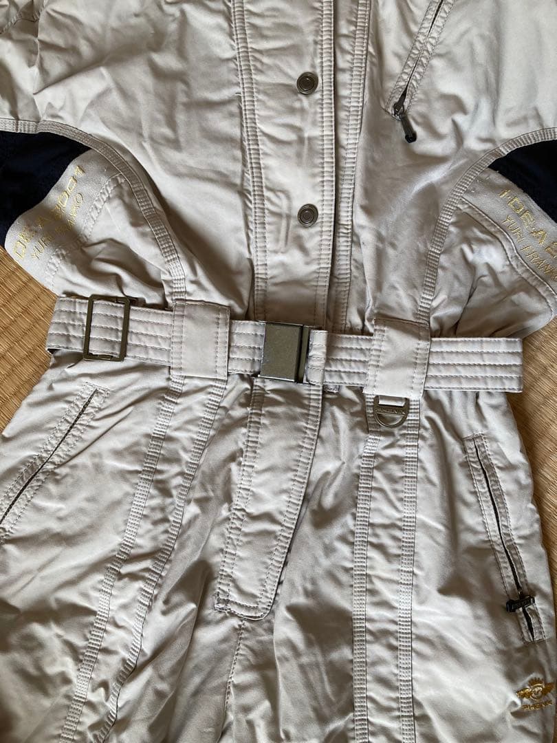 女性用スキーウェア ベージュと黒　phenix