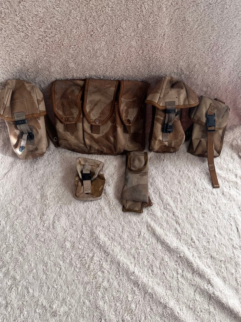 イギリス軍　砂漠迷彩DPMタクティカルベスト（ポーチ 6 個付き）