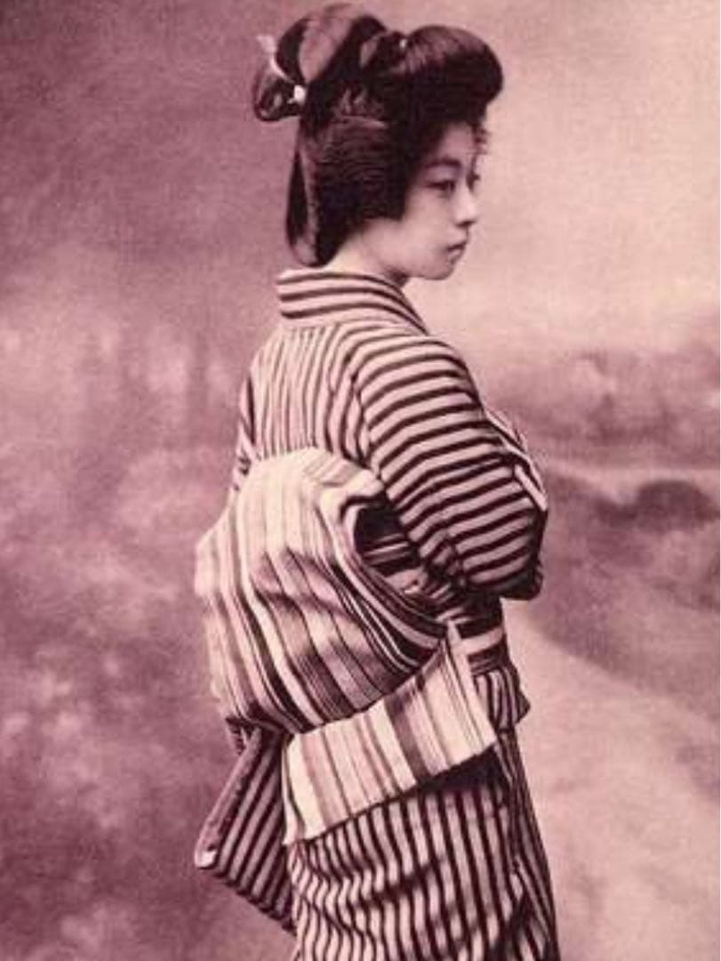 純銀製　初代花柳寿美　十三回忌　香合 茶道具 骨董品 アンティーク シルバー