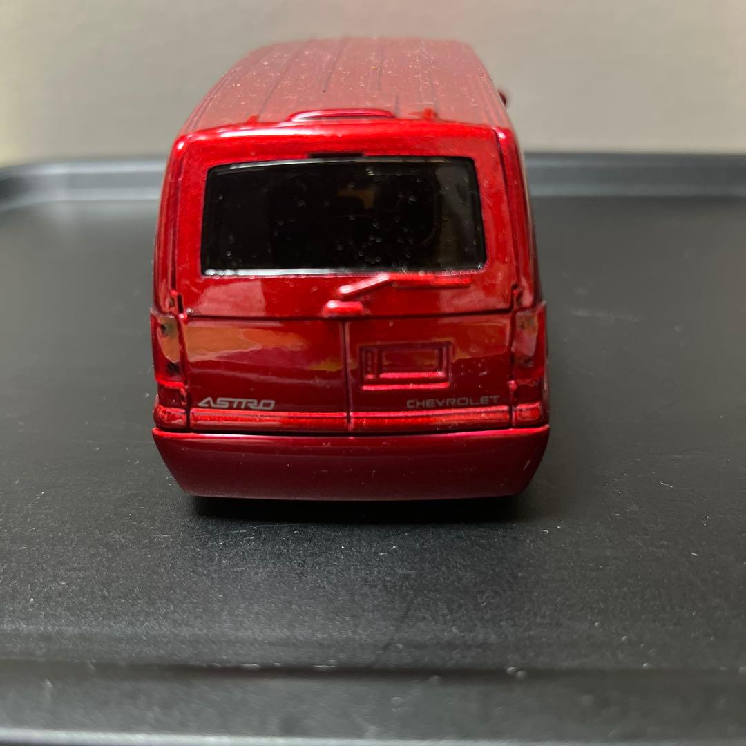 シボレーアストロ　プルバックカー　赤
