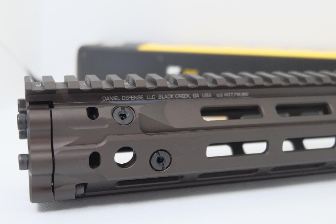 LDT DanielDefense RISⅢ ハンドガード FDE 9.5インチ