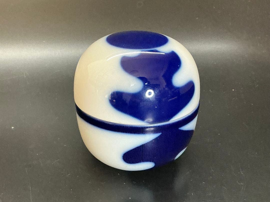 ビングオーグレンダール 白磁 コバルト 蓋物 ラウンドボックス