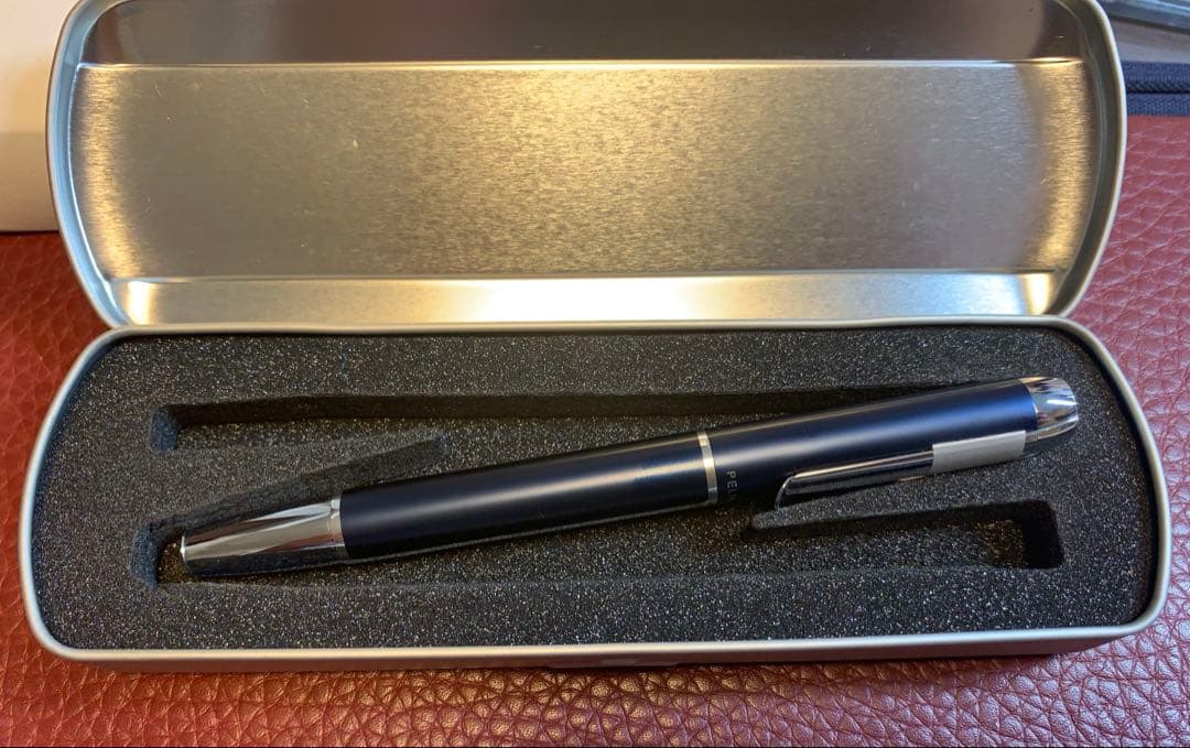 Pelikan P40 Pura ブルー&シルバー万年筆 スチール F