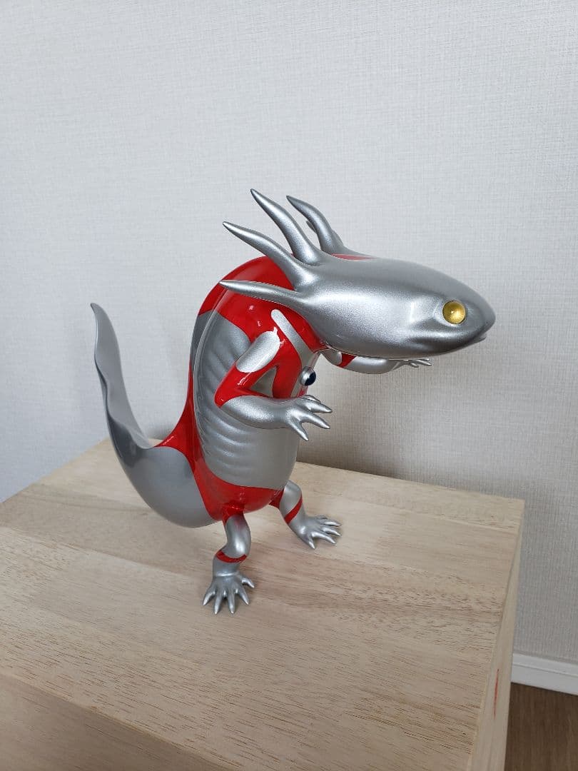 ウルトラマン　井上祐起　salamander　[HERO]