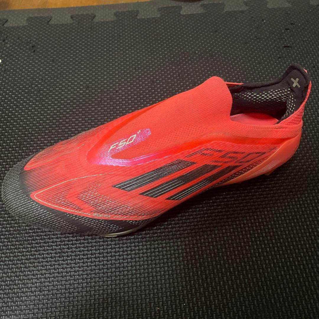 adidas F50 LIGHTSTRIKE PRO サッカーシューズ