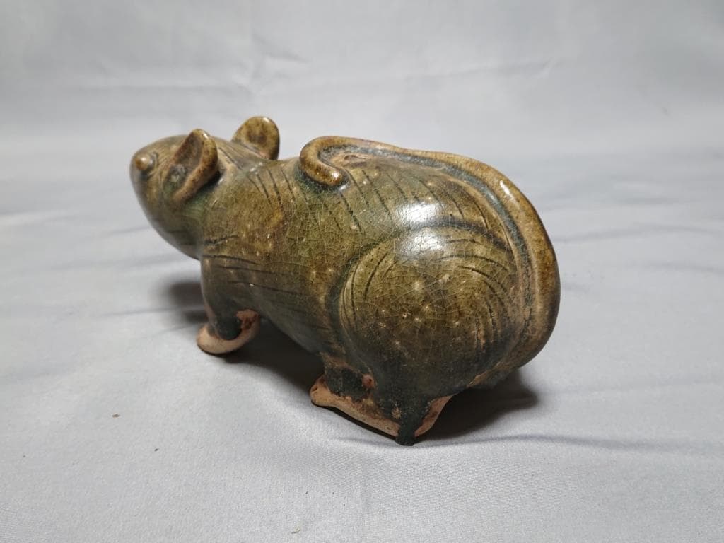 コレクター収集品　クメール 緑褐釉　鼠形壺（A）