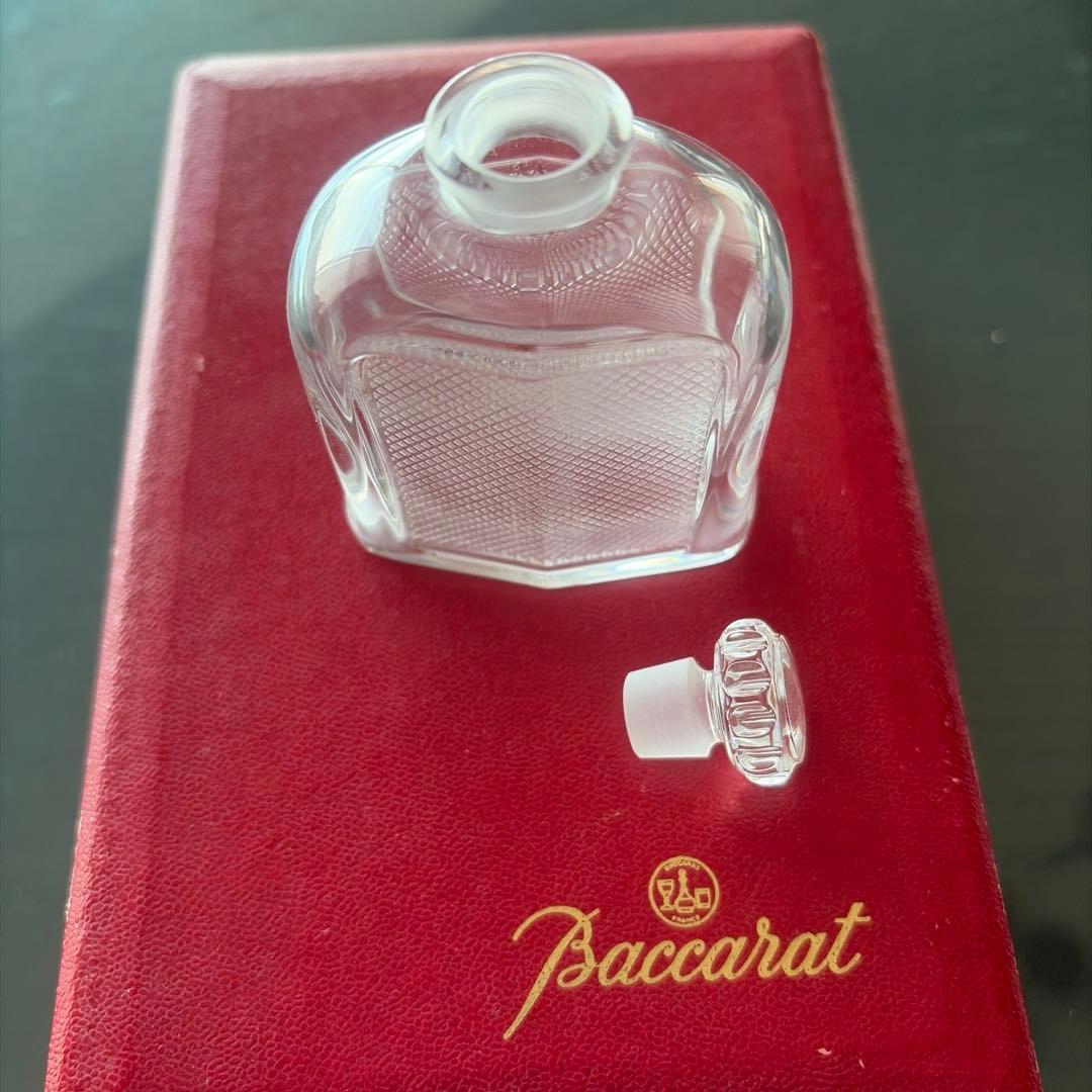 オールドバカラの香水瓶