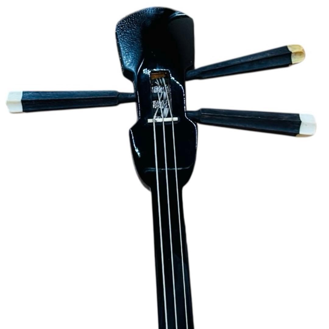 沖縄　伝統楽器　三線