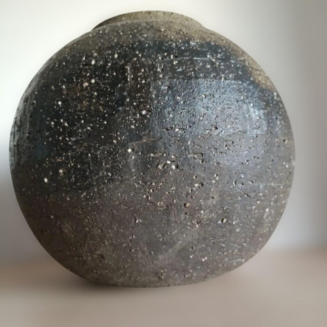 大きい壺　花瓶　焼き物　桜皮細工 の台座付き