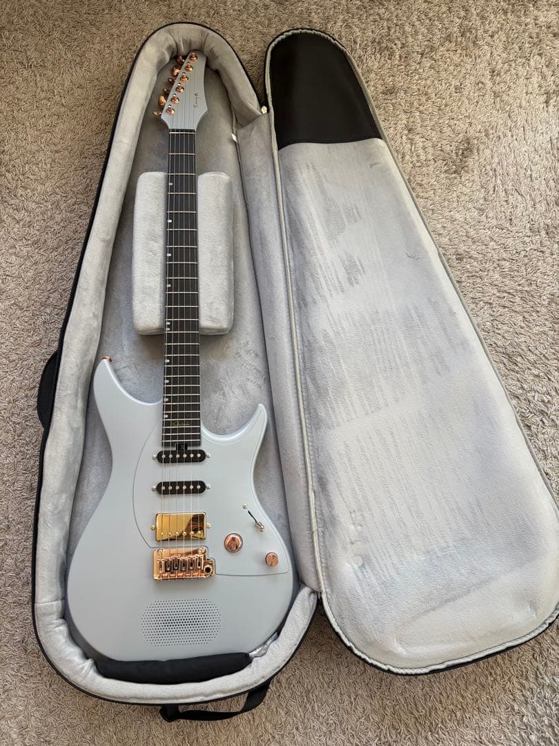 Enya Inspire ライトグレー　エレキギター　アンプ内蔵