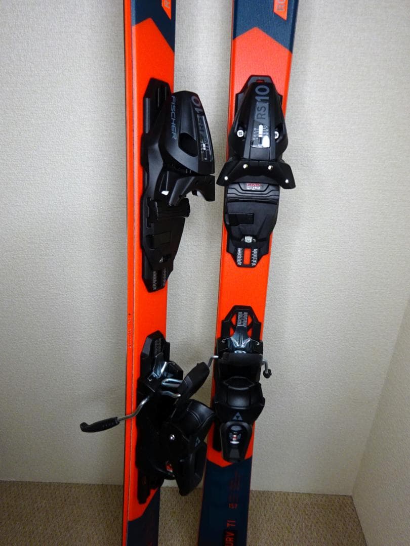 未使用 FISCHER THE CURV TIカービング1級女性軽量オーストリア